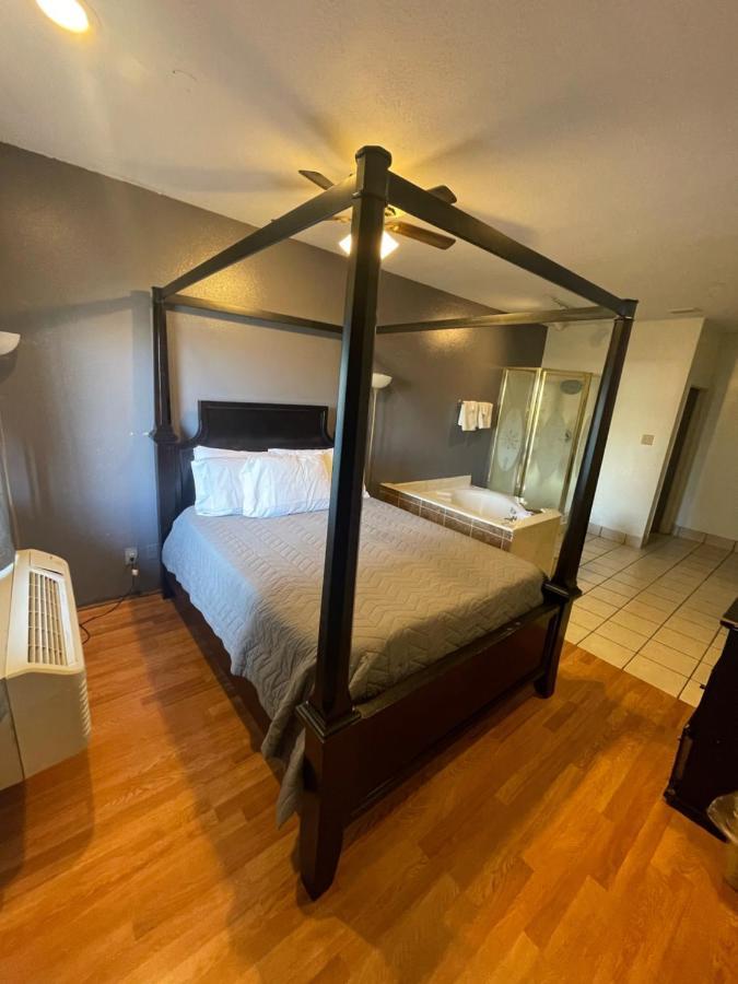 Best Budget Inn Bastrop Экстерьер фото