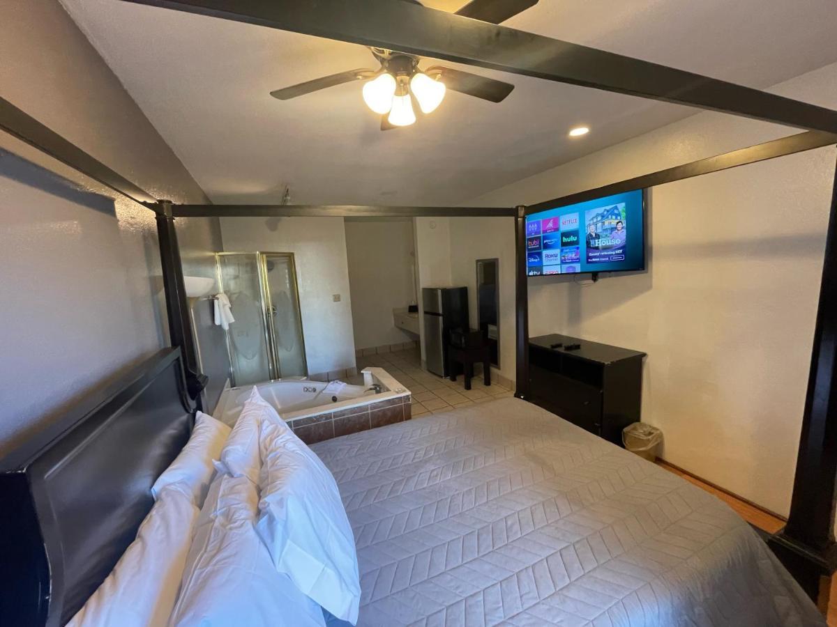Best Budget Inn Bastrop Экстерьер фото